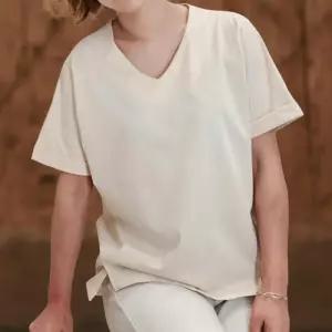 여성 브이넥 언발란스 롤업 소매 반팔 티셔츠