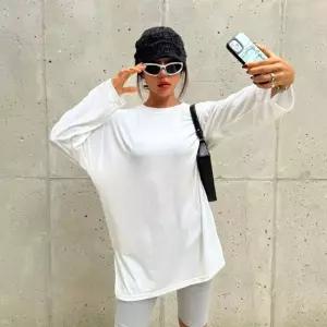 여성용 레이어드 라운드넥 루즈핏 티셔츠 옆트임 무채색