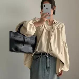 여성 하객용 퍼프 블라우스 아방핏 빅사이즈 셔링 끈 디자인