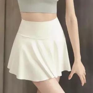 여성용 화이트 플레어 미니 스커트 스포츠 속바지