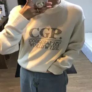 코드그라피 CODEGRAPHY 우먼 스퀘어 로고 니트 크림