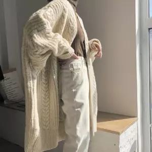 로브 스타일 겨울 꽈배기 니트 롱 가디건 도톰 카디건