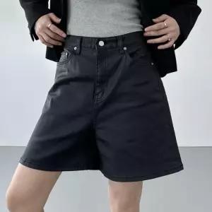 [옷자락]여자 블랙팬츠 환절기 넓은 편한 코팅 반바지