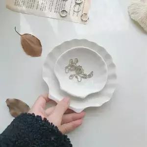 쉘 모양의 보석 보관 트레이 흰색 세라믹 플레이트 접시 반지 귀걸이 홈 장식 디자인