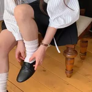 친절한탄씨 여성 2컬러 가을무드 클래식 스웨이드 리본 단화 레이스업 더비슈즈 라운드토 데일리슈즈