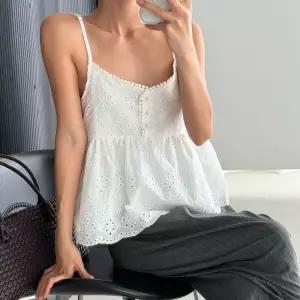 /옷자락 여자 휴양지룩 펀칭 뷔스티에 나시