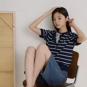 SS26 코튼 폴리 스트라이프 반팔 카디건 - 네이비 /BF645AC10R1350508