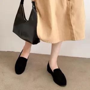 [옷자락]여자 플랫단화 미니멀리즘 FW 가죽신발 세무 로퍼