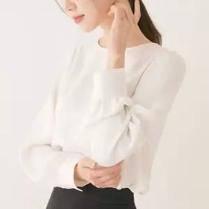 로엠 베이직 라운드넥 블라우스 RMBLE12R01-T)