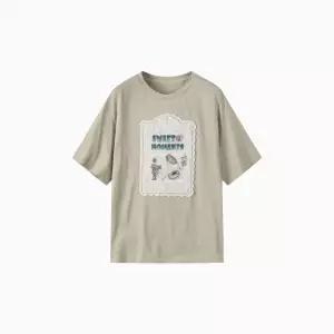 베네통 레이스 패치 반팔 티셔츠 BATS47631 Z5A8B3C1 B7C2D9E4
