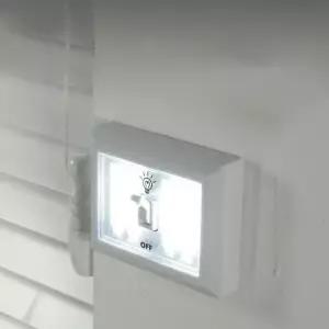 인테리어벽등 Coms LED 스위치 벽면등 사각 10 4 x AA 벽등