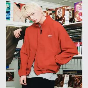 엄브로 클래식 스탠넥 웜업 바람막이 자켓 레드 UR121CJK31 6011795