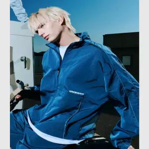 엄브로 클래식 플러스 스탠넥 바람막이 자켓 블루 UR124CJK33 6039203