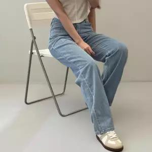 [옷자락]여성 여름 얇은 데님 세미와이드 일자핏 연청색 청바지