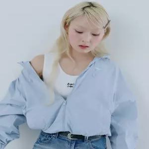 게스 YQ2W9882 여성 코치자켓 바람막이코치자켓 [CORE] 후디 루즈핏 윈드브레