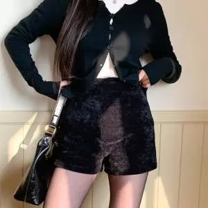 [옷자락]여자 키작녀 하이웨이스트 타이트핏 벨벳 숏팬츠