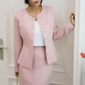 [옷자락]여성 하객룩 진주버튼 라운드넥 라인 정장 자켓