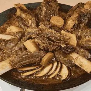 궁중식 대왕 소갈비찜 간장맛 1.2kg 4팩 왕갈비찜 소갈비 양념갈비찜 간편조리 밀키트