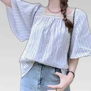 블루 스프라이이트 자수 포인트 스퀘어넥 블라우스