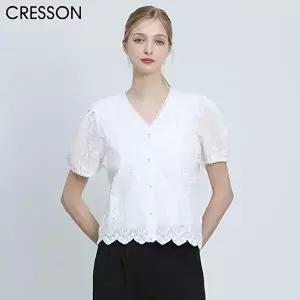 [크레송][크레송(CRESSON)] 데이지 자수 브이넥 퍼프 블라우스 (택가격: 198000원)