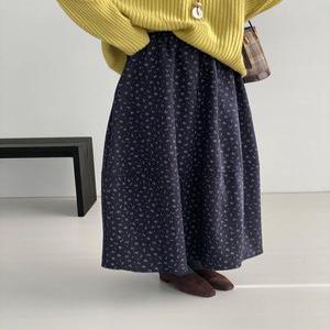 청수정 여성 그럼 빈티지한 느낌의 밍크에 도톰한 플라워 스커트 모직라이크 허리밴딩 꽃봉오리 KS