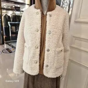 [BCBG]겨울25 포우 리BCBG버시블 무스탕 B5D9F972