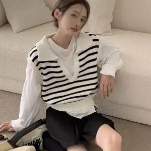 2컬러 넥크라인 조끼 스트라이프 니트 여성 직장인베스트 카라 브이