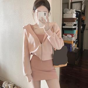 호크아이 여성 봄옷에 핫픽스 맨투맨 아우터 나시 원피스 투피스 코디