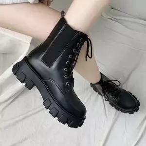 레더 모던 데일리 여성 와플통굽 첼시 워커 빅사이즈워커 여성워커 여자워커 통굽워커