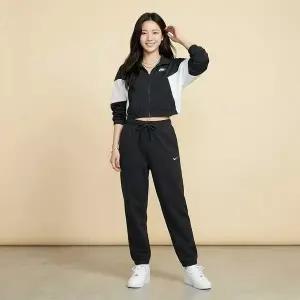 [하프클럽/나이키]나이키 데일리 솔로 스우시 플리스 조거팬츠 DX1365-010