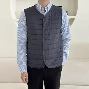 [파라고나] 남성 캐쥬얼한 데일리 경량 패딩 조끼 D24V404