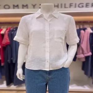 타미힐피거 여성 26SS 에센셜 린넨 반팔 셔츠 T22G3WSH086WT1YCF 622837