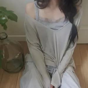 [모코블링] 딥브이 썸머 긴팔티 (여름긴팔티/딥브이티셔츠/레이어드티/장마룩)