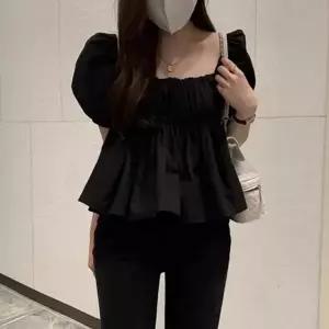 쪼예 슈가퍼프 스퀘어넥 불륨 셔링 반팔 블라우스