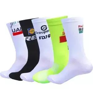 화이트 UAE 사이클링 양말 FDJ 팀 경량 대형 메쉬 디자인 MTB 자전거 남여 성인 압축 미끄럼 방지 러닝
