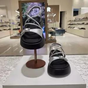 [AK수원점] [고세] 고세 여성 데일리통굽 샌들 OZS5S058 SILVER 4CM