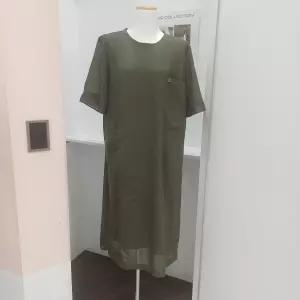 [모다아울렛][올리비아로렌]라운드넥 밑단 투톤 원피스VOCOA5M5251_YS