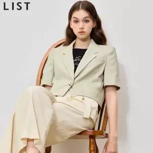 [리스트(LIST)] 품격있는 린넨 헤링본 크롭 재킷 (택가격: 338000원)