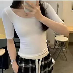5부 여성 슬림핏 U넥 이너 반팔티