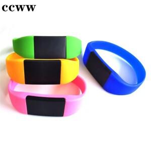 125KHz EM4305 T5577 RFID NFC 팔찌 토큰 복제 가능 쓰기 방수 실리카 스마트 Keyfobs 키 태그 카드 1Pcs