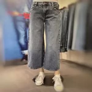 리바이스 여성 94 배기 와이드 레그 진  A5929-0041 (46119854)