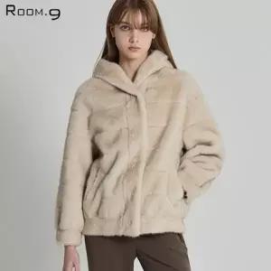[룸나인(Room.9)] 프리미엄 인조 밍크퍼 후드 코트 (택가격: 358000원)