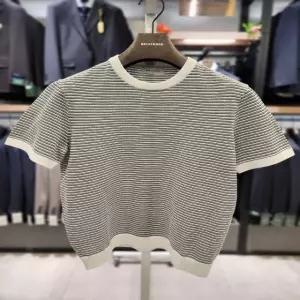 브렌우드 [워셔블] 모던 스트라이프 라운드넥 스웨터 BR-SHWAM26-551