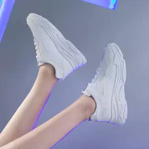 심플 디자인 원컬러 화이트 여성 어글리 슈즈 어글리슈즈 여성신발 화이트슈즈