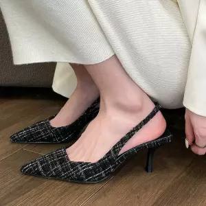 여자 결혼식 패션 하객 룩 코디 스틸레토 슬링백 힐