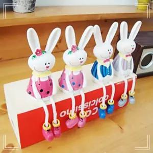 미니어처 토끼 원목 가구 4P세트 카페 소품 바 인테리어 식당 엔틱 감성 장식 앉은 중 철제 우드