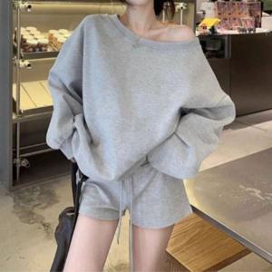 루즈핏 오프숄더 맨투맨 여성 여리핏 캐주얼 티셔츠