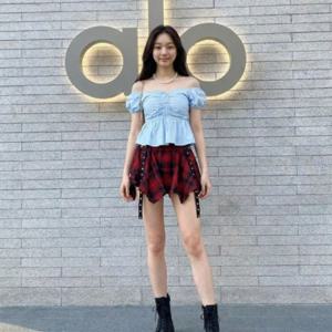 여성 레드 체크 아일렛 스트랩 언발 플레어 미니스커트 펑크 록 치마