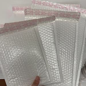 30Pcs 두꺼운 진주빛 필름 버블 백 방수 충격 방지 셀프 씰 버블 메일러 18x23/20x25/23x28/26x32cm Express Packagin