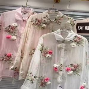 럭셔리 디자인 여름 반짝이 다이아몬드 꽃 자수 파티 셔츠 블라우스 여성용 가벼운 자외선 차단 탑 여성 의류